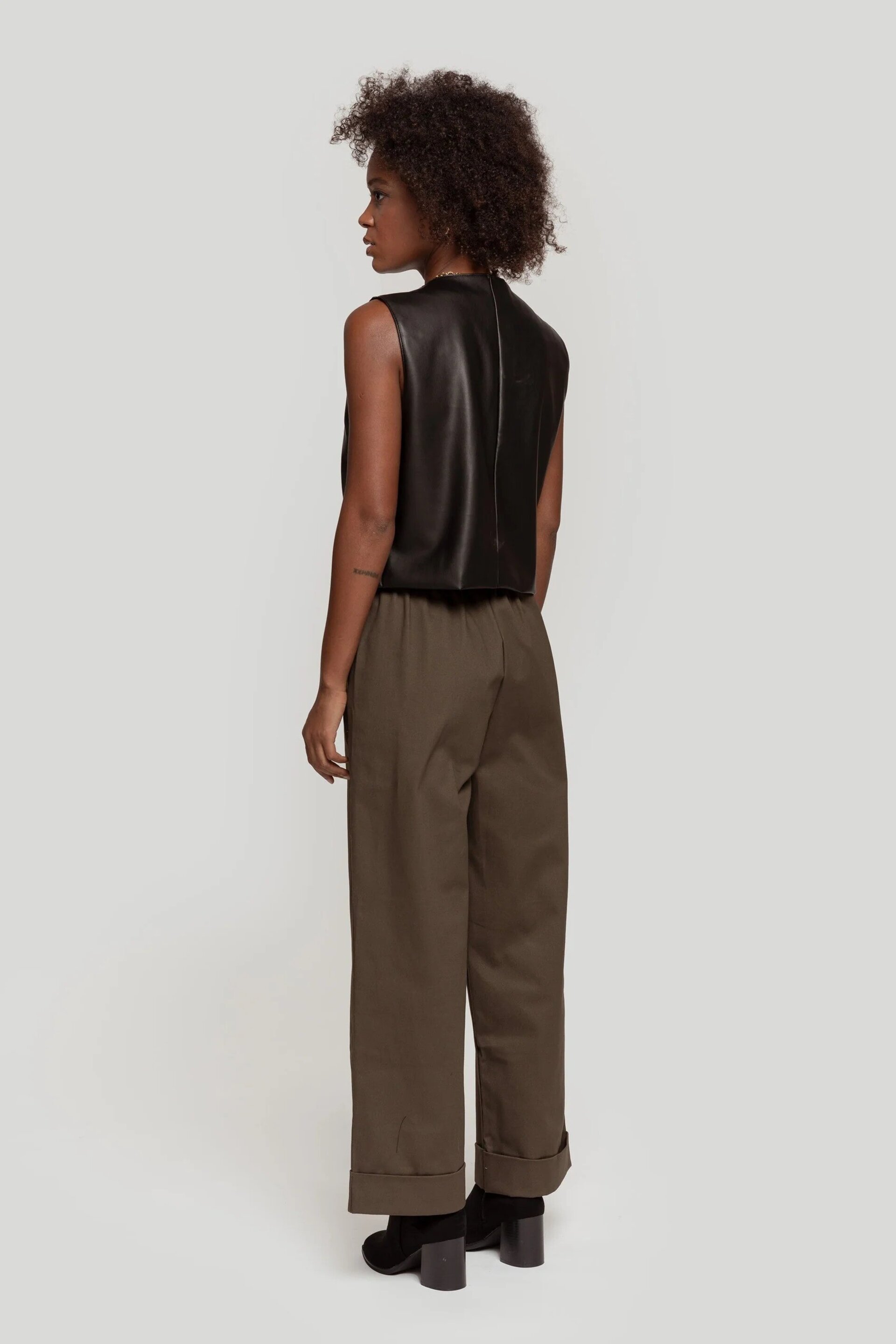 PANTALON AMPLIO VERDE - 3