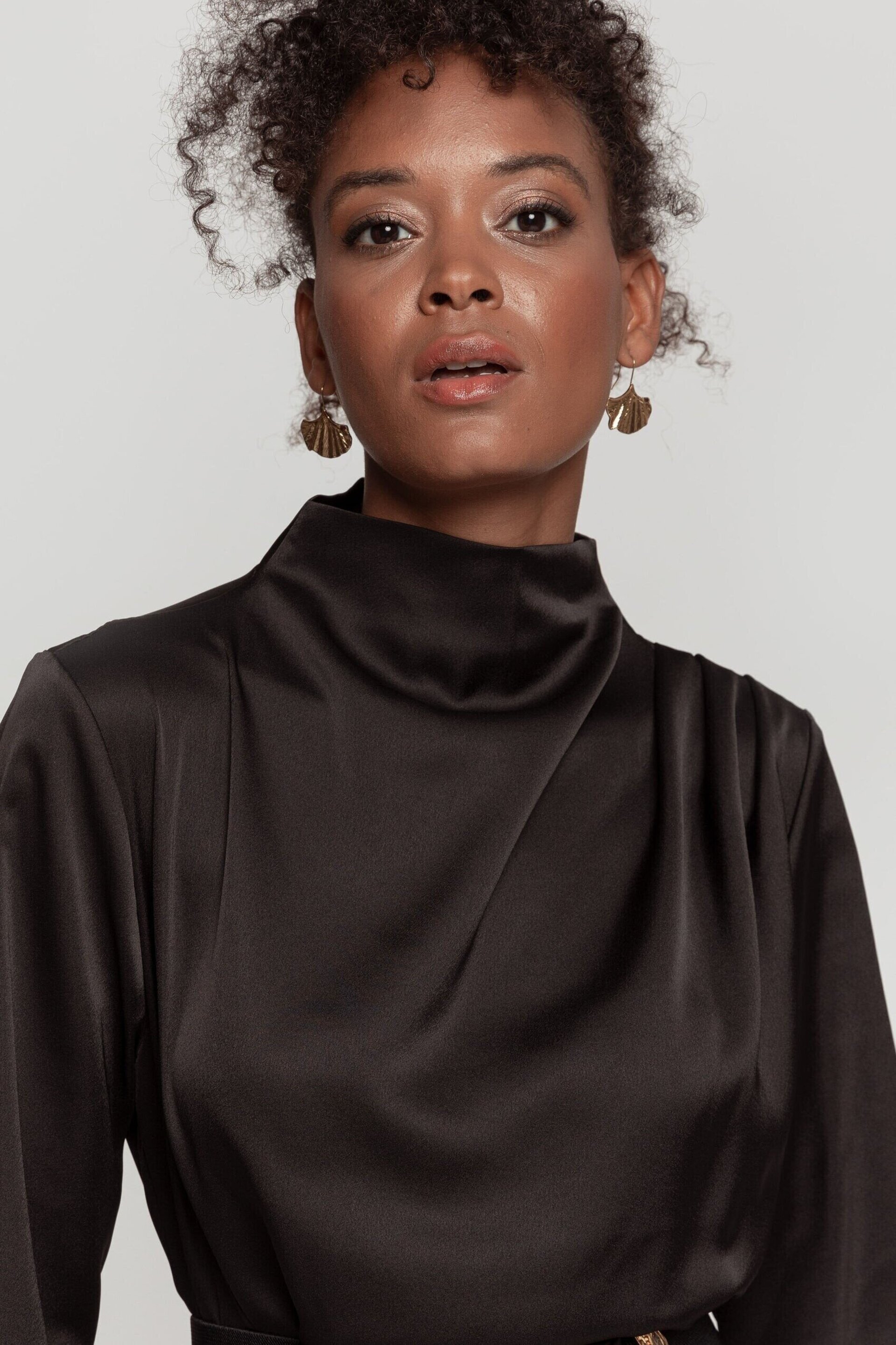 VESTIDO SATÉN NEGRO - 3