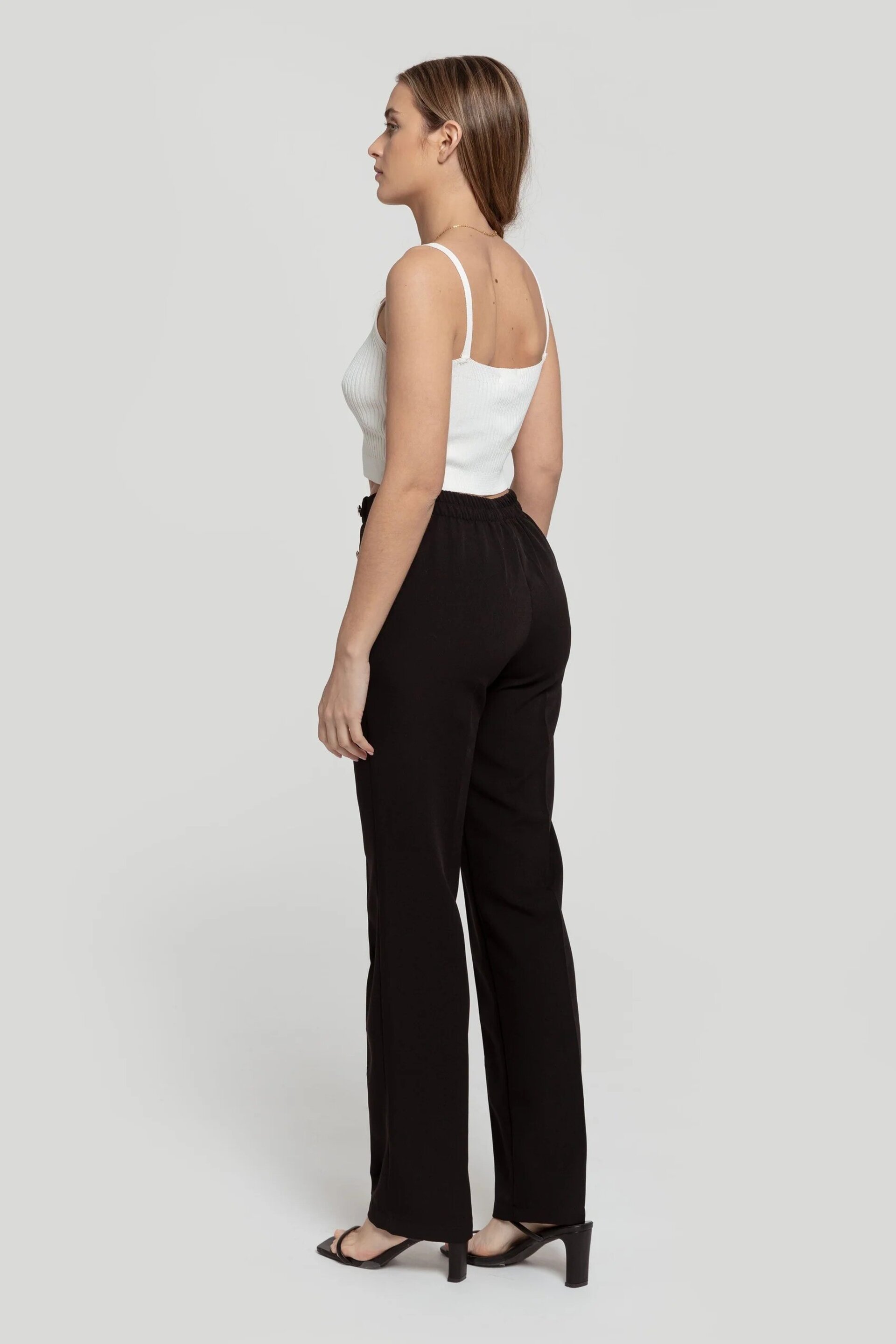 PANTALON NEGRO CON BOTONES - 3