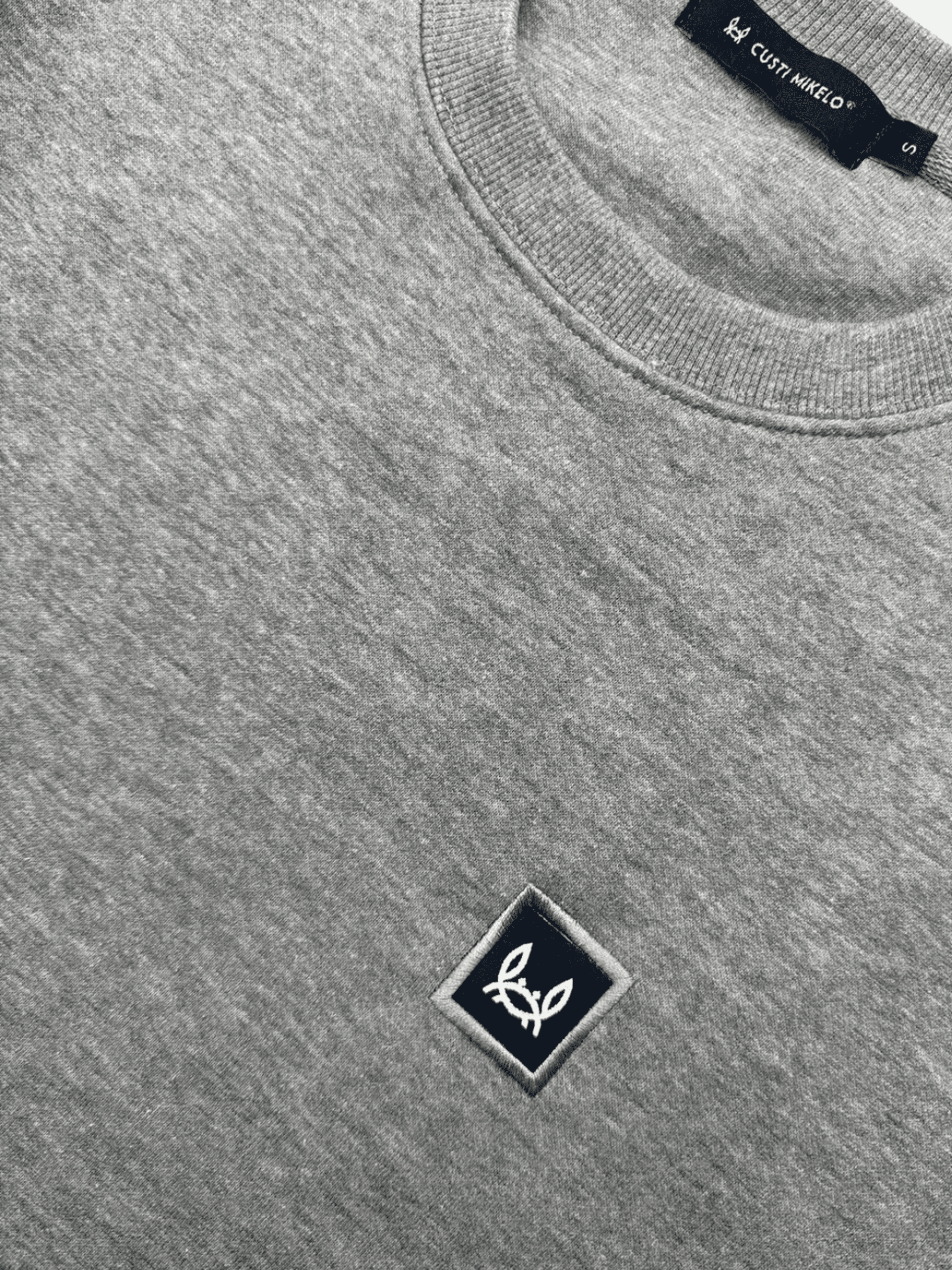 SUDADERA BÁSICA PARCHE GRIS - 3